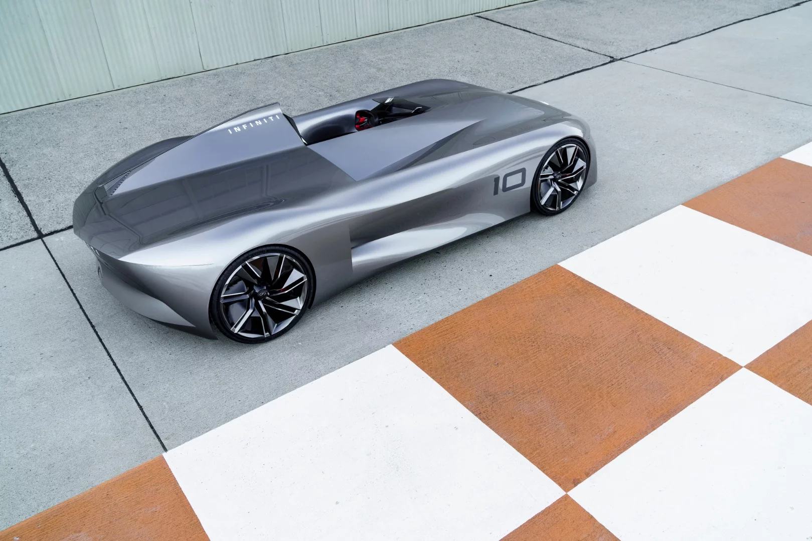 Infiniti Concept 10: battery-powerred speedster