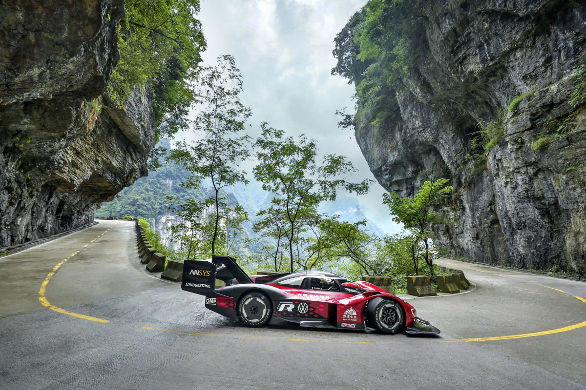 Volkswagen's spectacular ID.R on the even more spectacular Tianmen Shan Big Gate Road