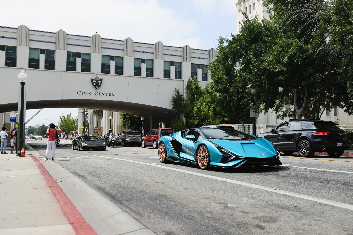 Pictorial Automotive Art Gets Moving For Beverly Hills Tour D Elegance Events Beverly Hills Father's Day Weekend 2022