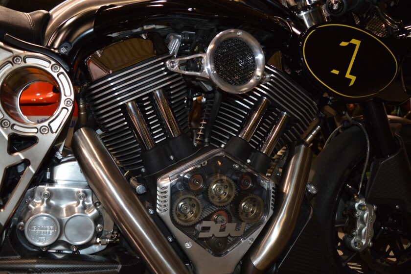The massive 117 cu in X Wedge engine on the Cafédecursa