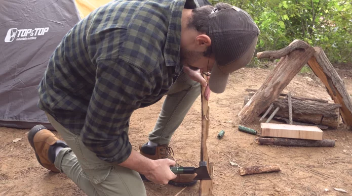 Processing wood with the NOA axe