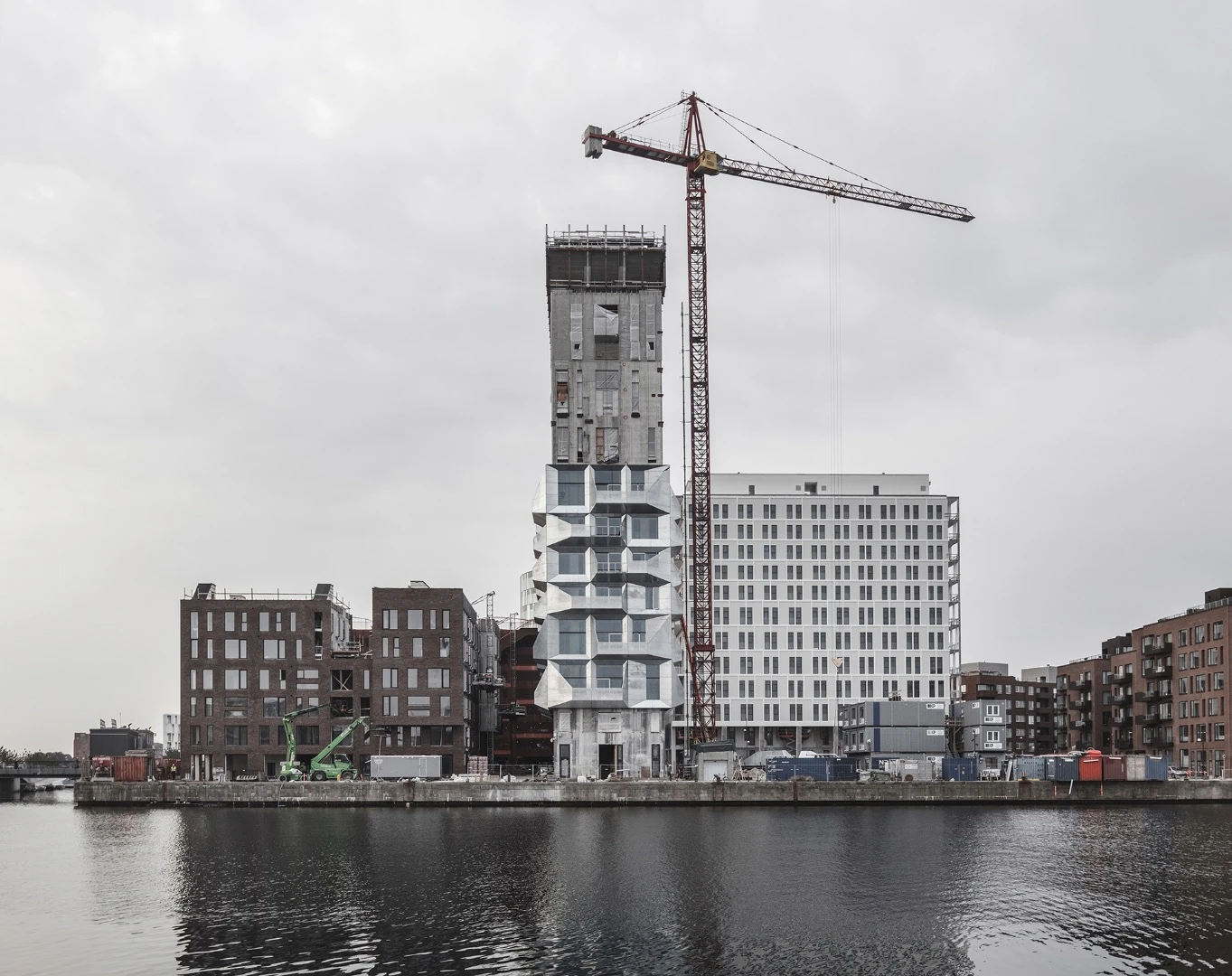 Photo showing the Silo's facade under construction