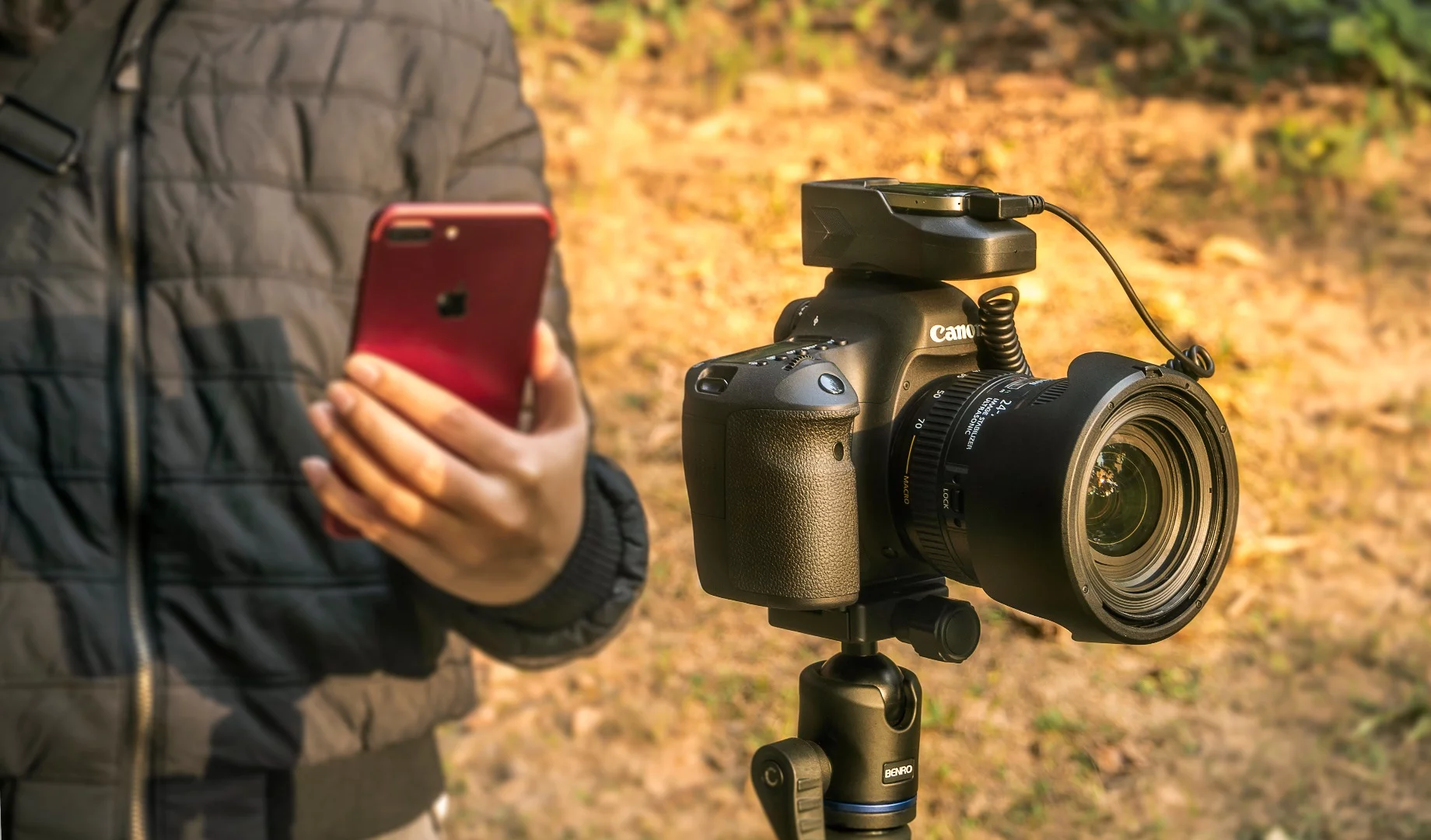 Aurga works with Nikon and Canon cameras, along with iOS and Android mobile devices