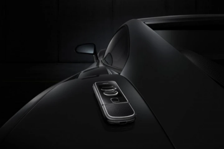 The Nokia 8800 Carbon Arte
