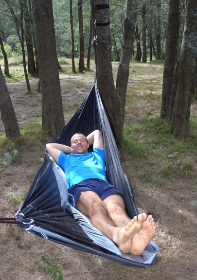 Hammock Bliss Sky Bed uses an asymmetric design