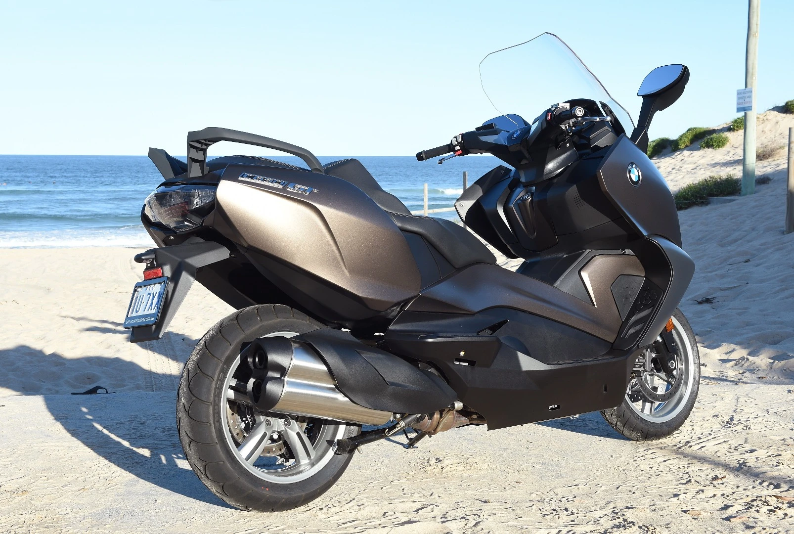 BMW's C650 GT: bootylicious badonkadonk adds cargo storage