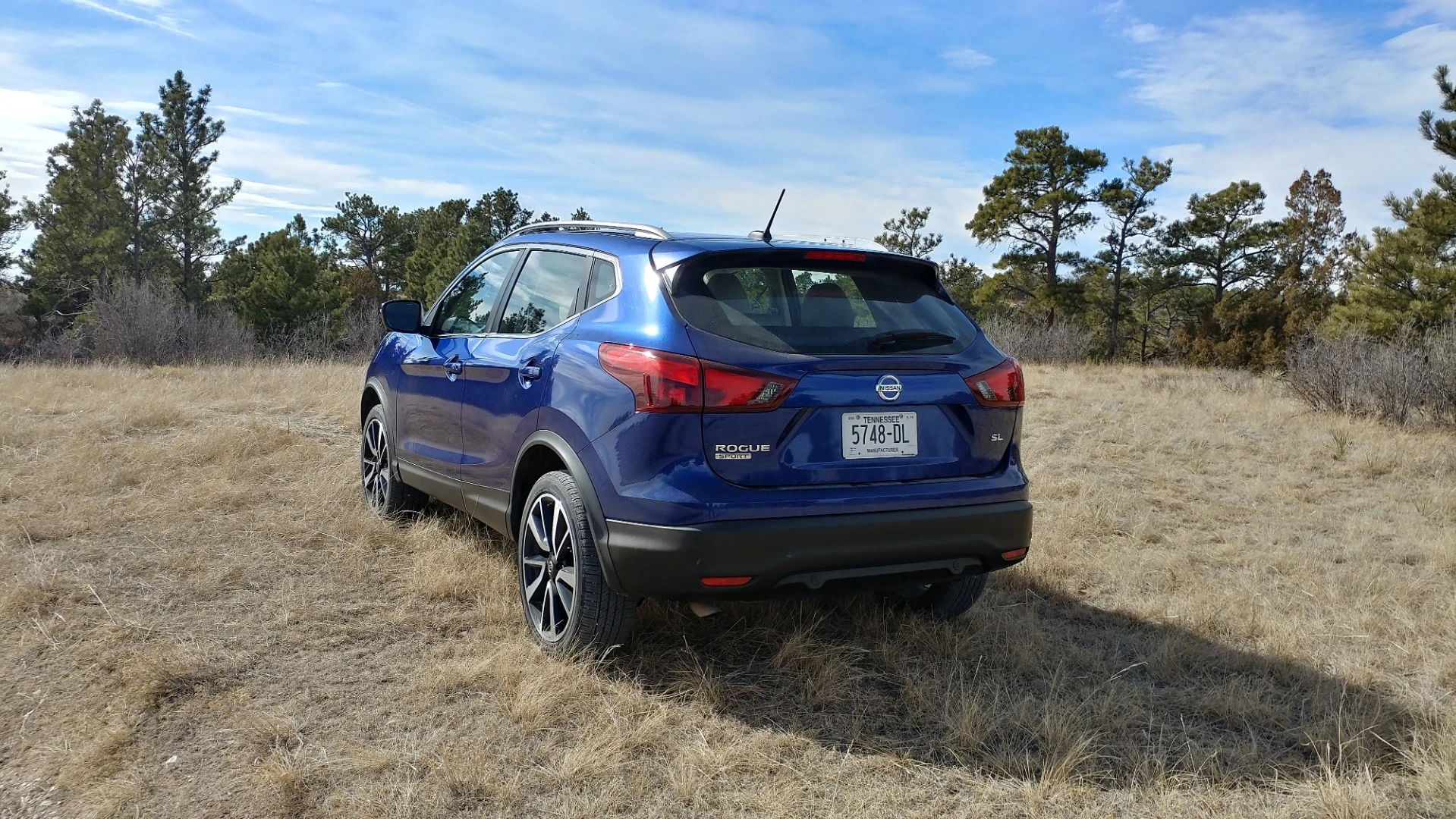 In our week with the 2019 Nissan Rogue Sport, we averaged 26 mpg (9.0 l/100 km) in the crossover