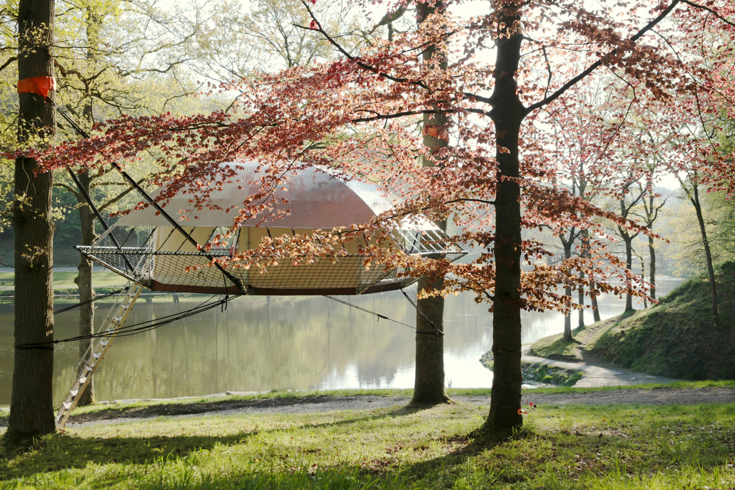 Dom'Up features a lightweight 16 sq m (172 sq ft) octagonal platform which is suspended between two trees