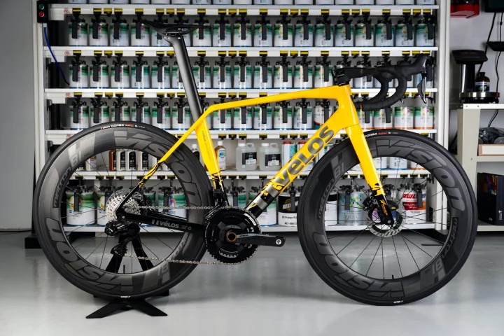 The Holocene Superbike also incorporates a unique internal seatpost-retention system, so no external seatpost clamp is required
