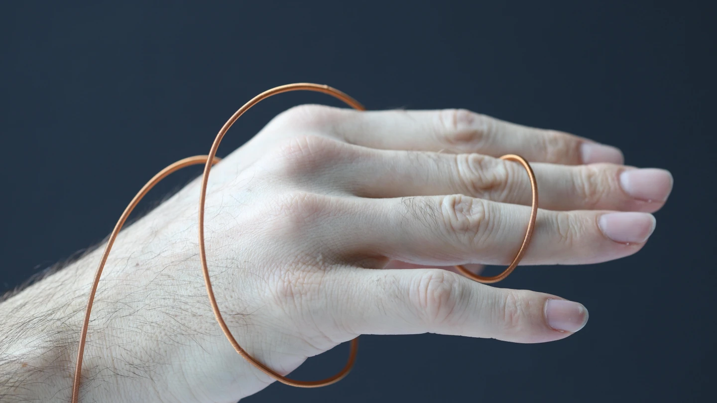 Minuscule Swiss fiber motor keeps robots squishy and pliable