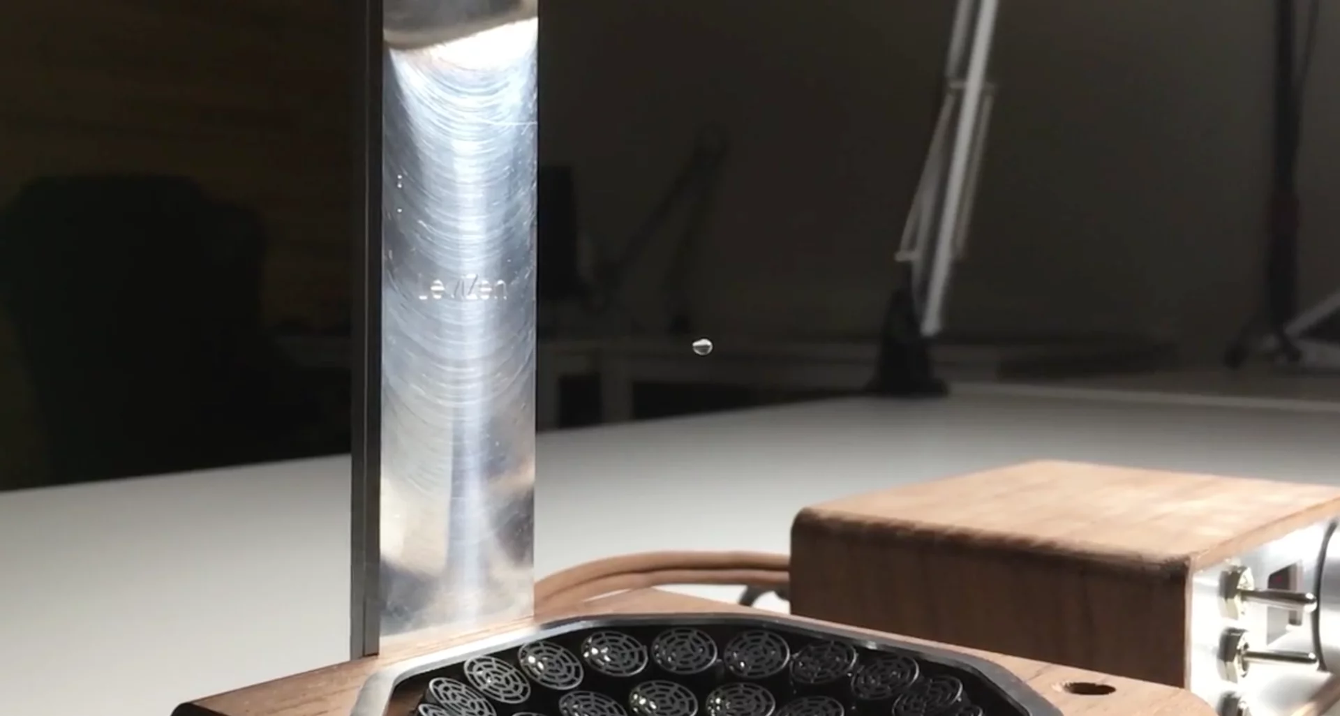 Simulate the effect of zero gravity on water with the LeviZen