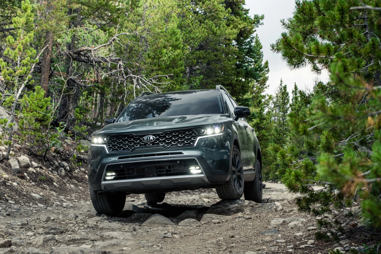 The 2021 Kia Sorento X-Line will have AWD as standard, 8.3-inches of ride height, and improved approach and departure angles