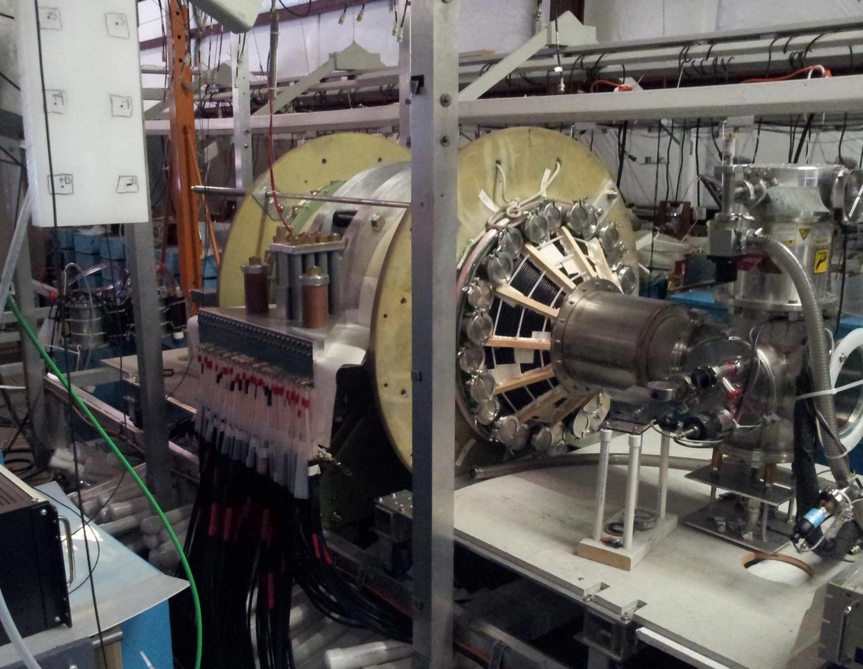 The fusion driven rocket test chamber at the UW Plasma Dynamics Lab in Redmond