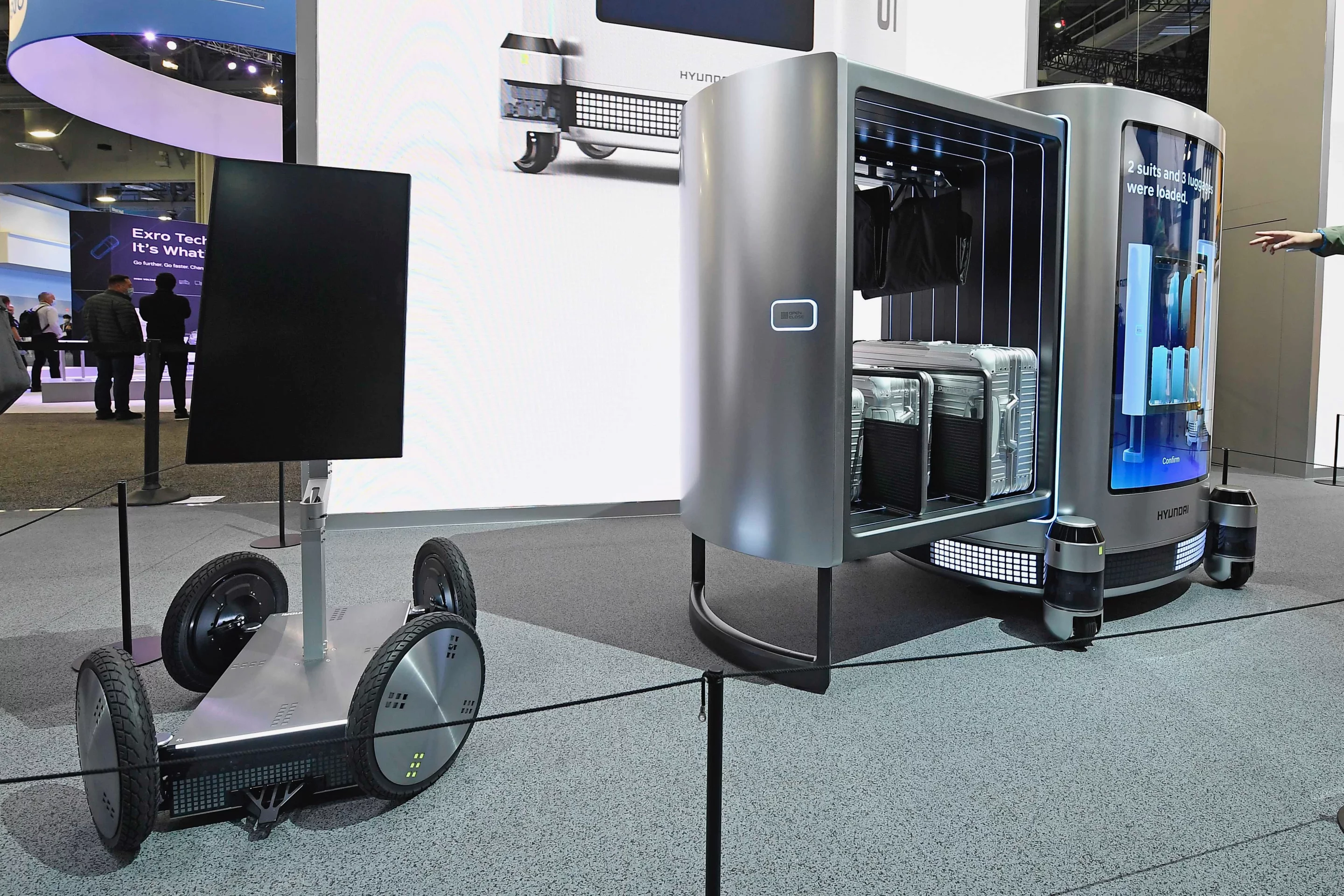 The robotic bellboy in physical form at CES 2022