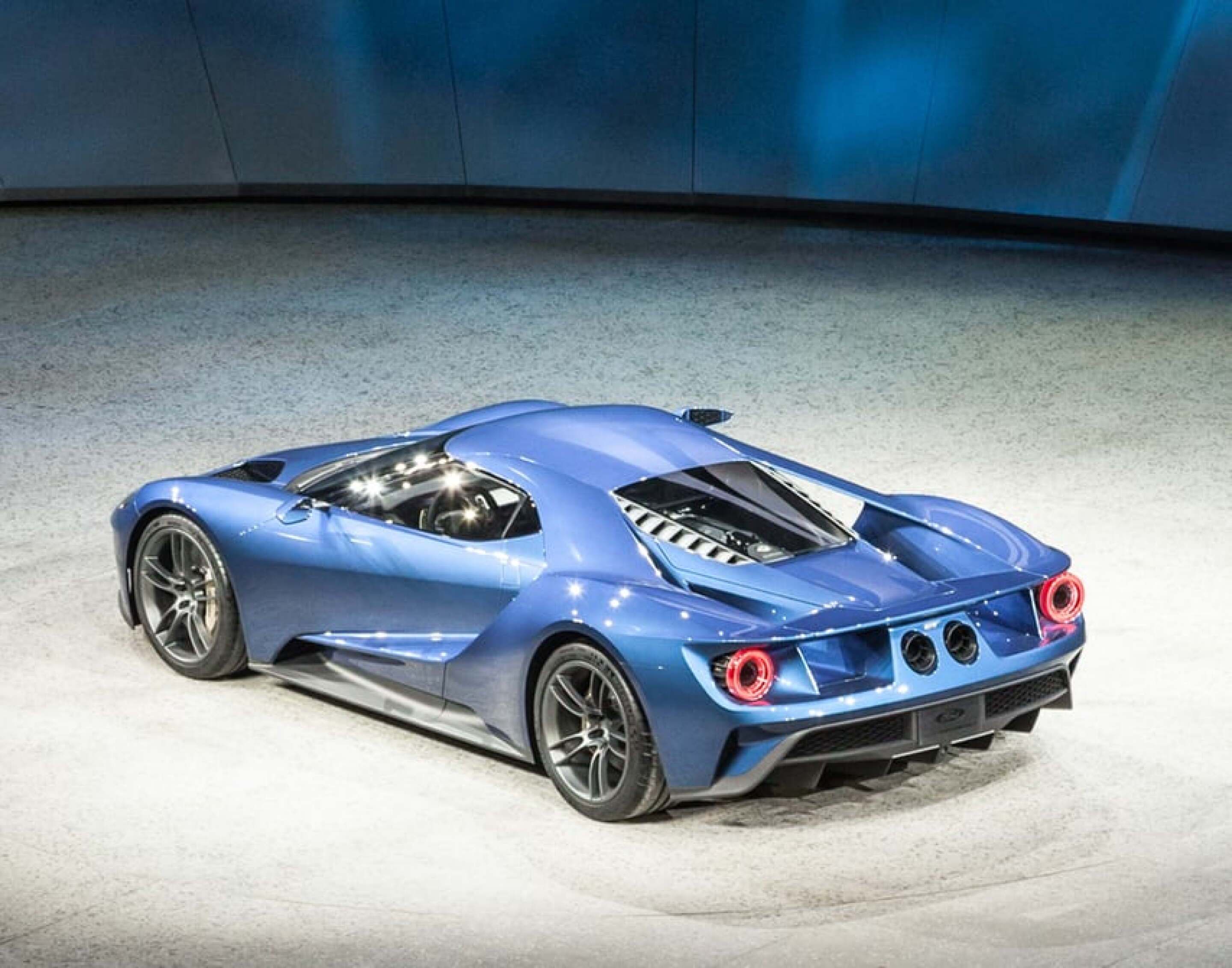 Ford drops the spec sheet for the 216-mph 2017 GT