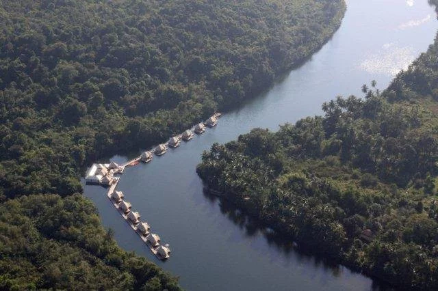 The river bend adds to the lodge's architectural appeal