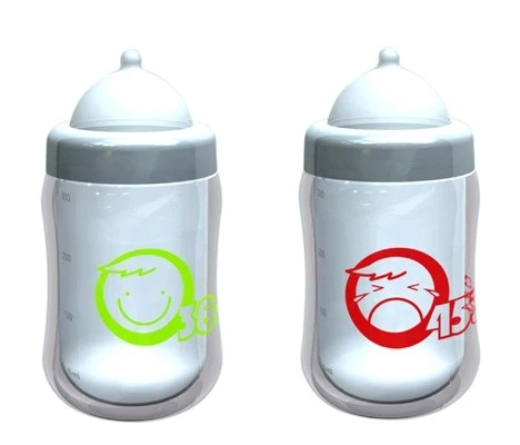 Safety baby bottle smiles at the right temperature