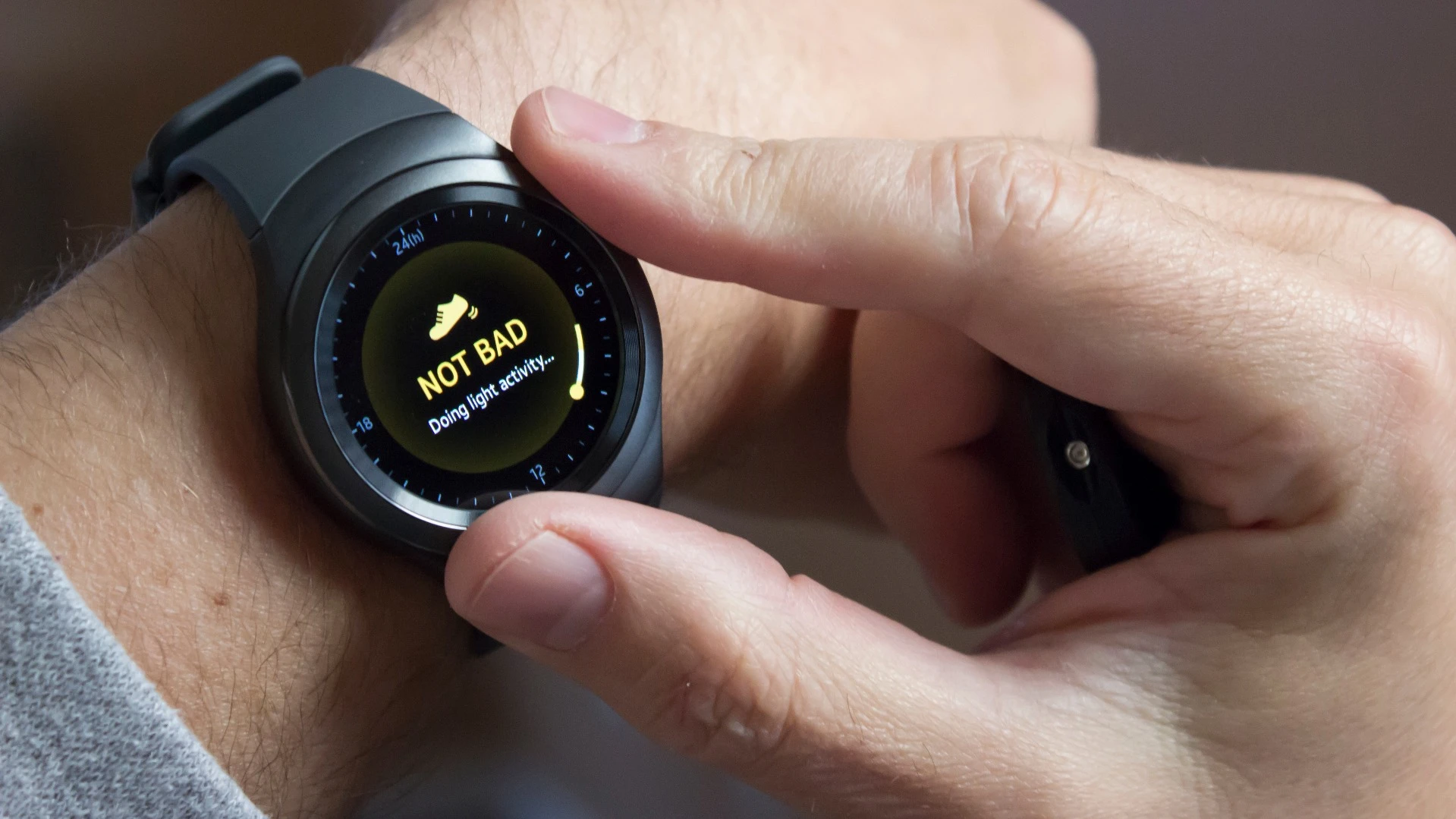 Gizmag reviews the new Samsung Gear S2, a round-faced smartwatch with a rotating bezel (and a few missing pieces)