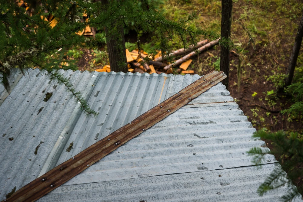 The roofing is built from recycled sheets of metal reclaimed from an old barn (Photo: Ethan Schlussler)