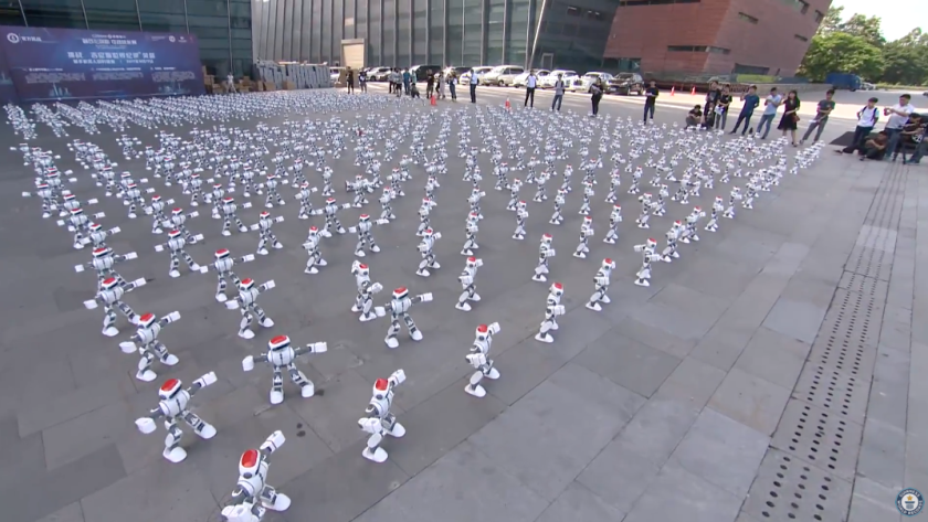 The dancing robots en masse