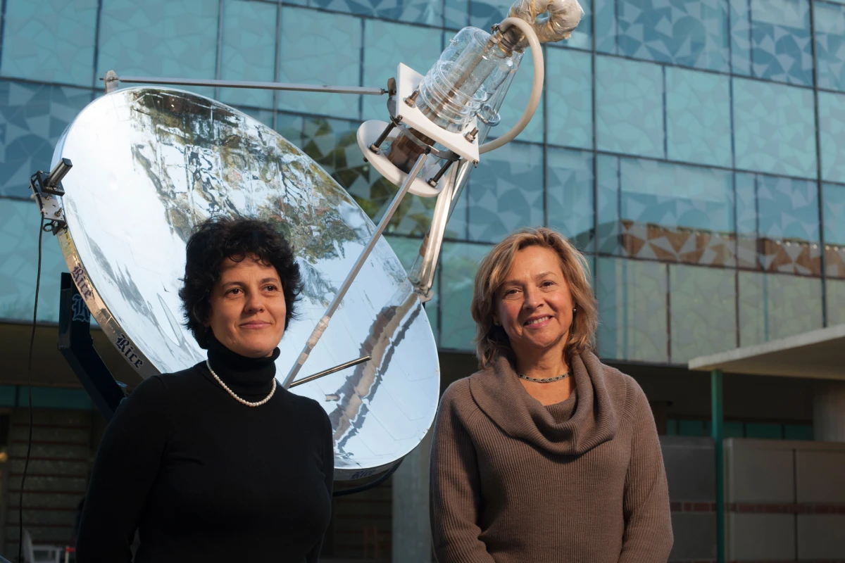 Rice University graduate student Oara Neumann, left, and scientist Naomi Halas with their solar steam-powered autoclave (Photo: Jeff Fitlow/Rice University)