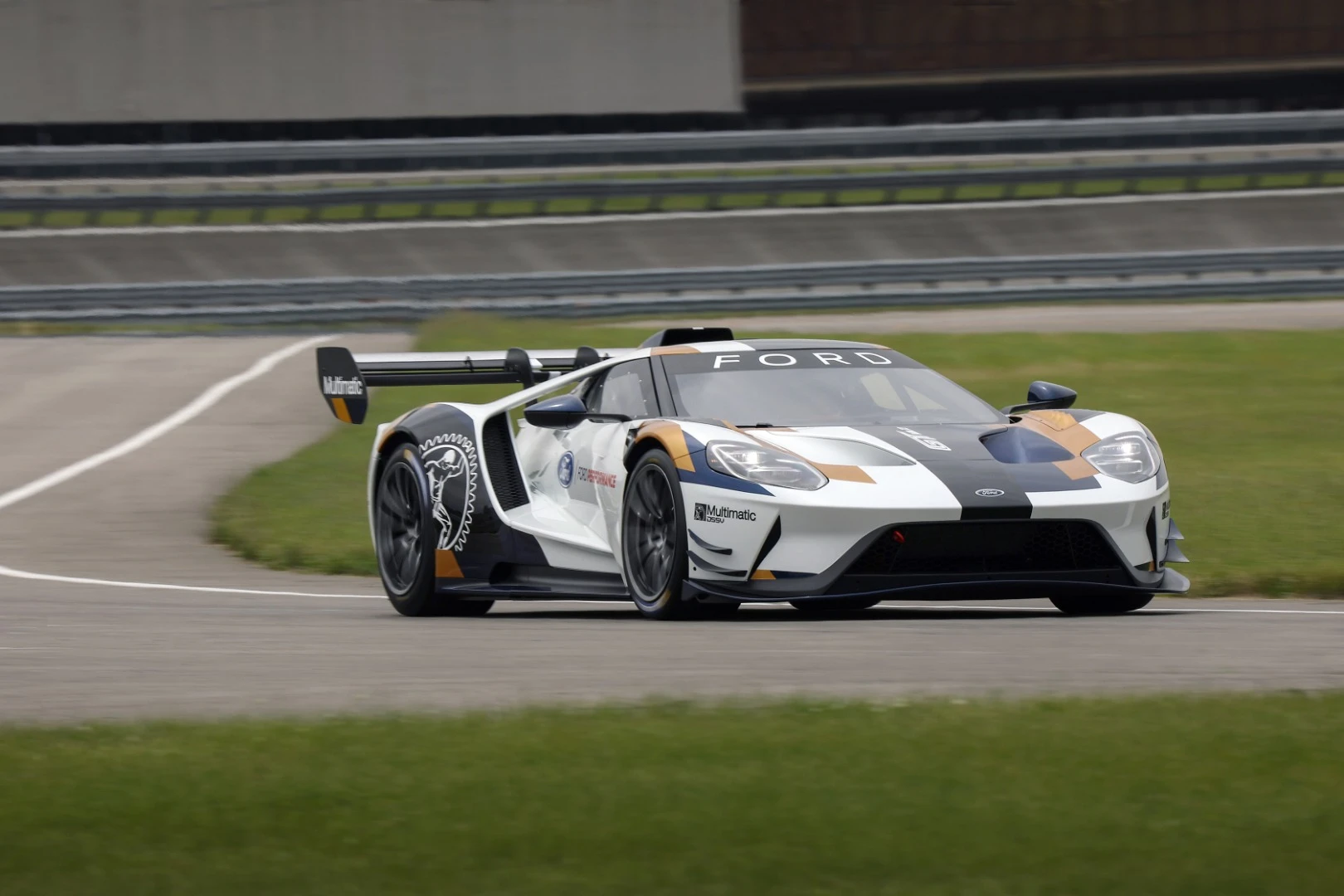“The true off-the-hook performance capability of the GT hasn’t yet been fully showcased,” reckons Larry Holt, Chief Technical Officer at Multimac who co-developed the Mk II with Ford