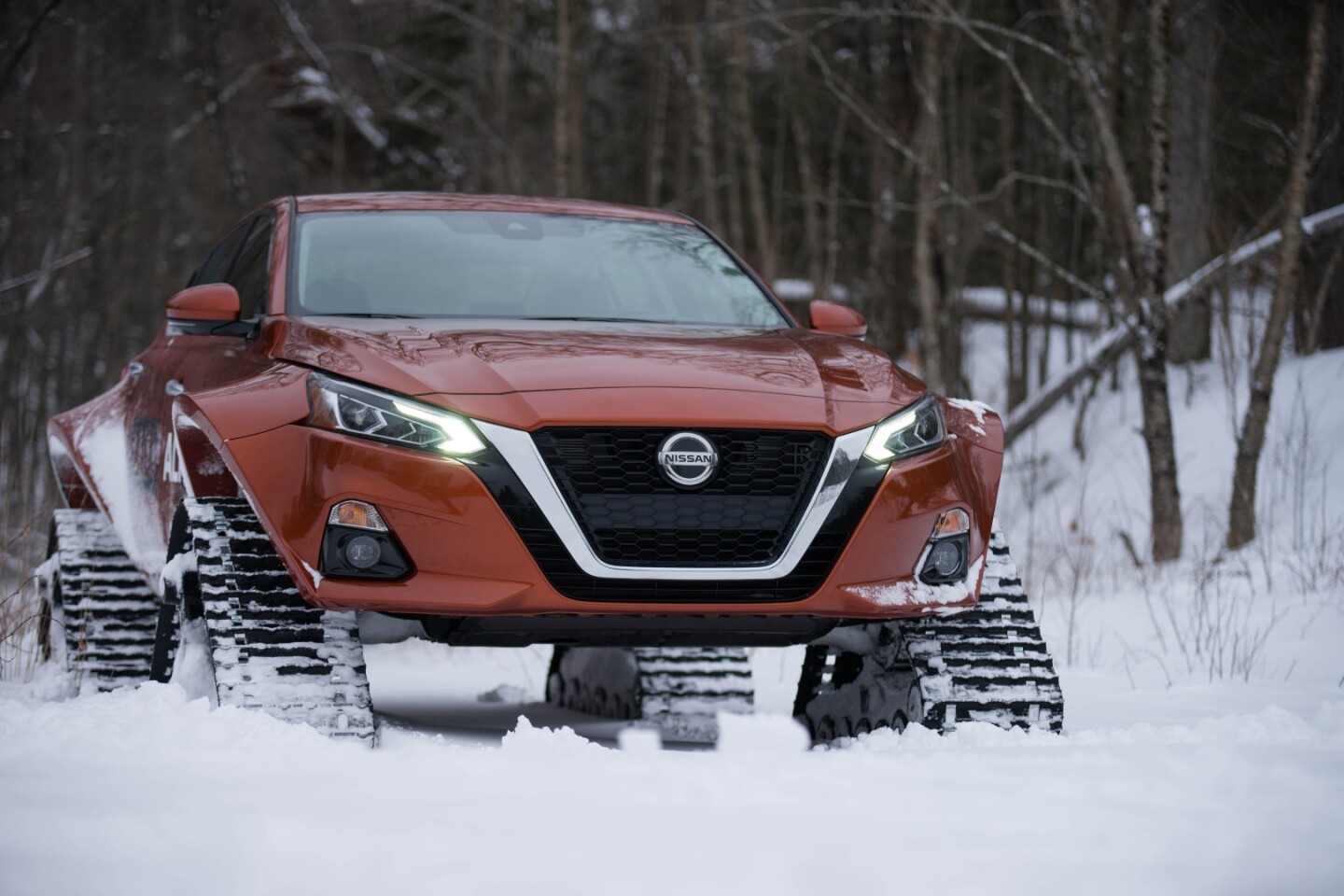Nissan Altima-te AWD: body height is raised 3 inches