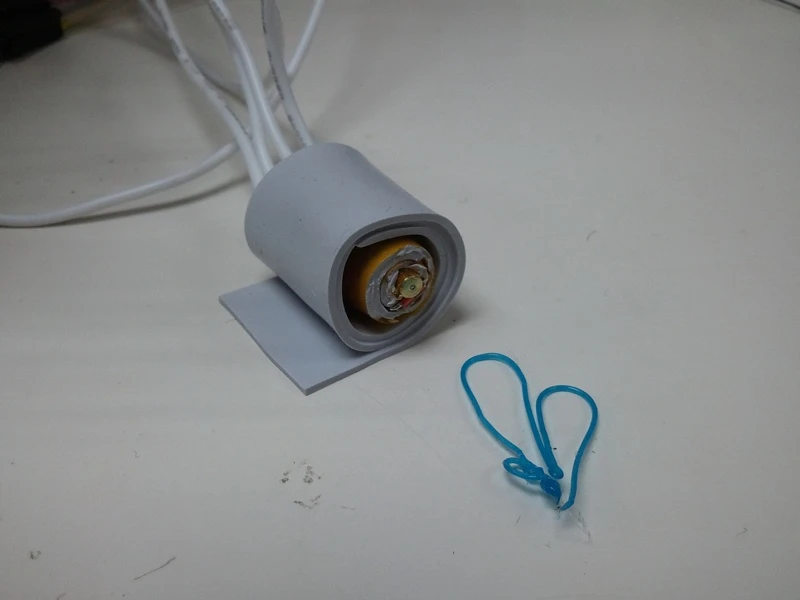 Testing a functional MakiBox PLA extruder