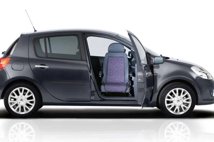 Renault will offer Europe's first original equipment swivel seat on its New Clio