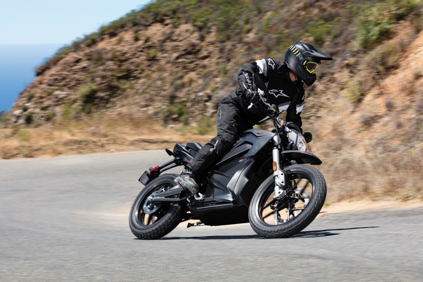 2017 Zero DSR: not sure why this guy's standing up on the road