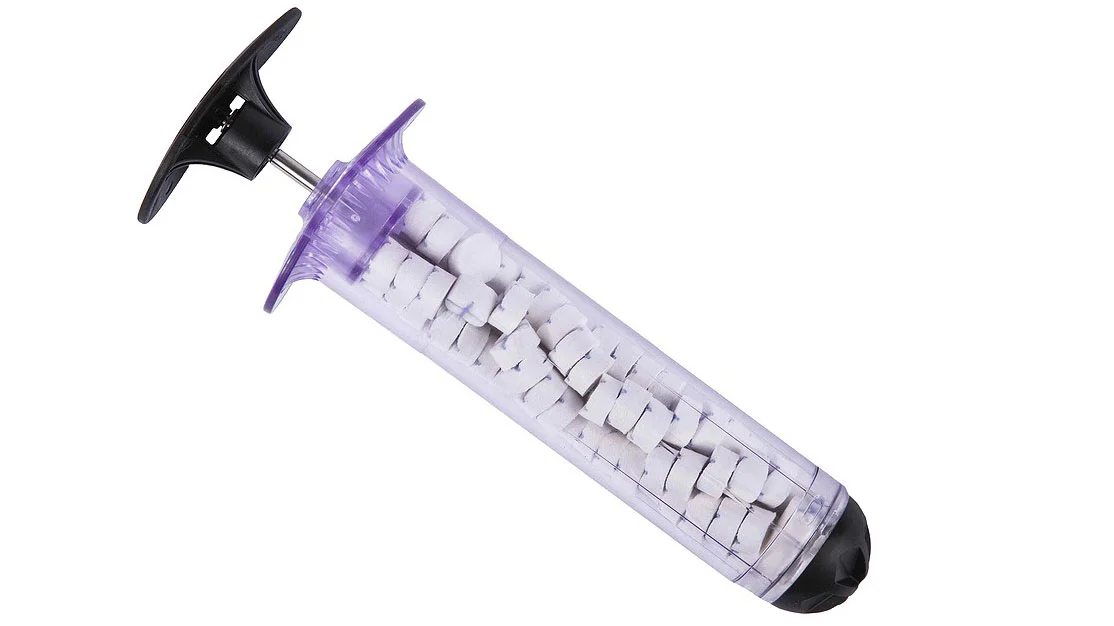 Each XStat 30 syringe contains 92 sponges and can absorb around a pint (473 ml) of blood