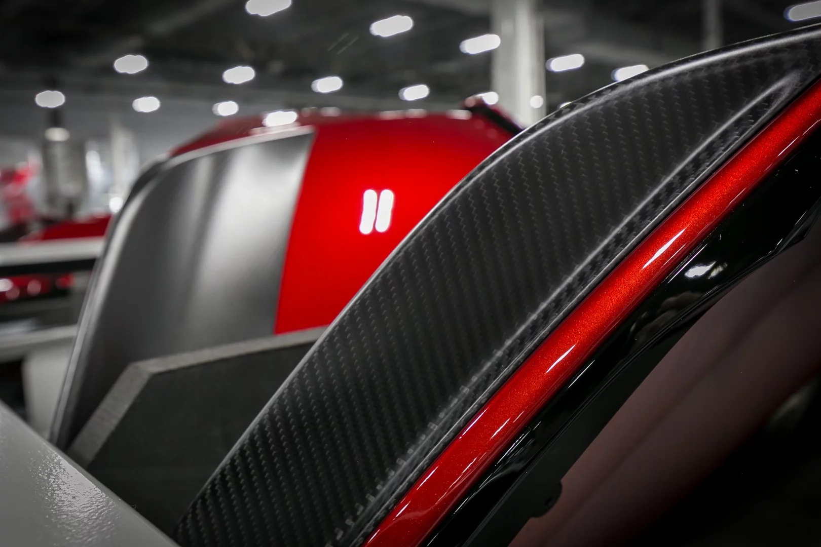 Acura NSX: Detailed look at body panels and carbon fiber trim
