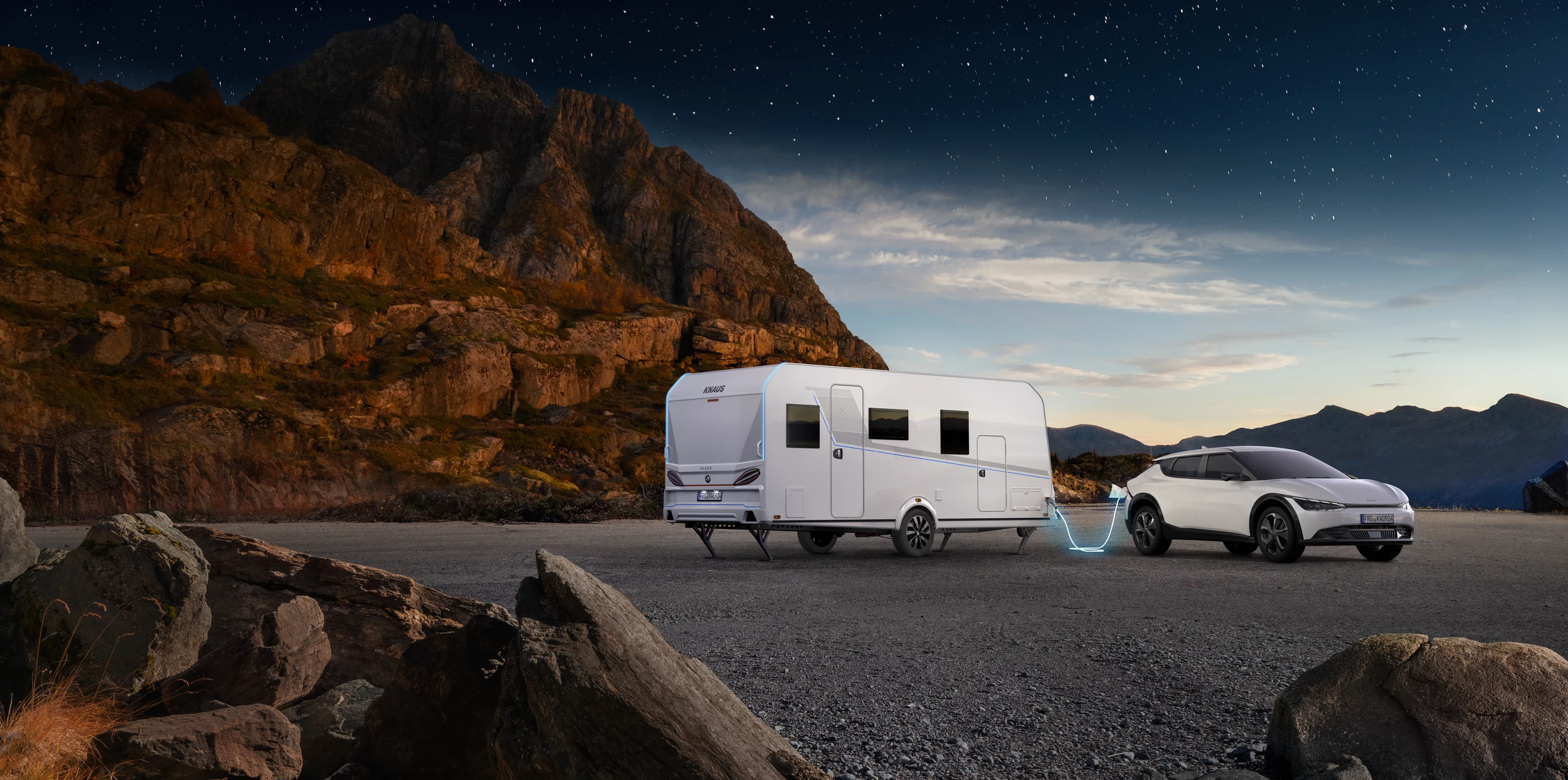 To save weight, Knaus relies on either a campground hookup or an electric vehicle with V2L capability to power the Yaseo; a lithium trailer battery is available optionally