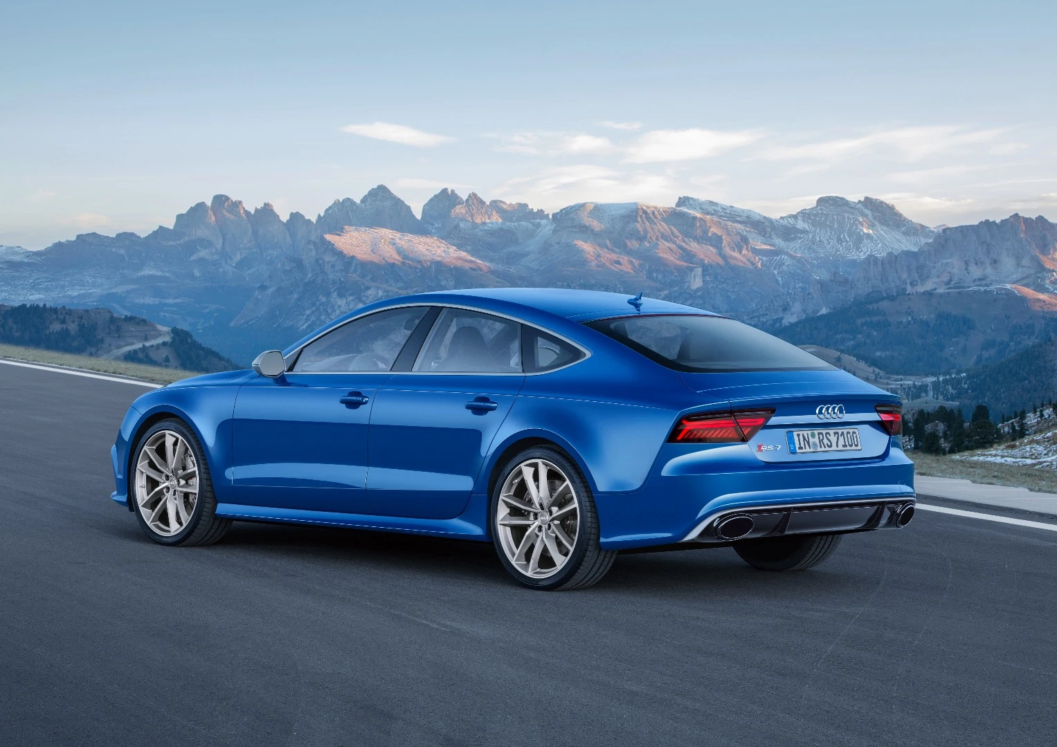 Suspension is 20 mm lower on the Performance cars than on regular cars