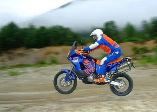 Big bore off-road muscle Photo: T.Landrichinger