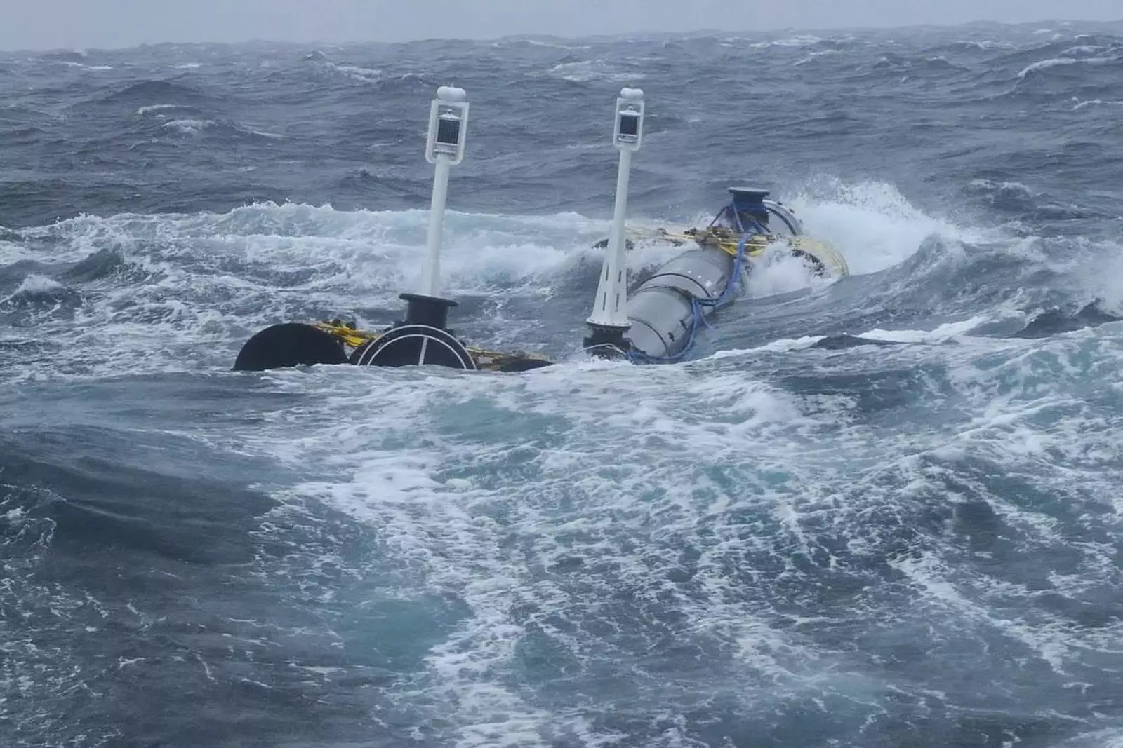 The Ocean Cleanup Project's barriers during testing