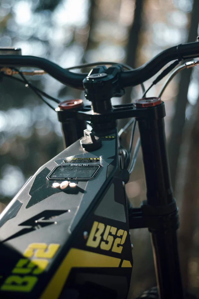 Stealth rates the meaty aerospace-grade aluminum frame as indestructible enough for a lifetime warranty