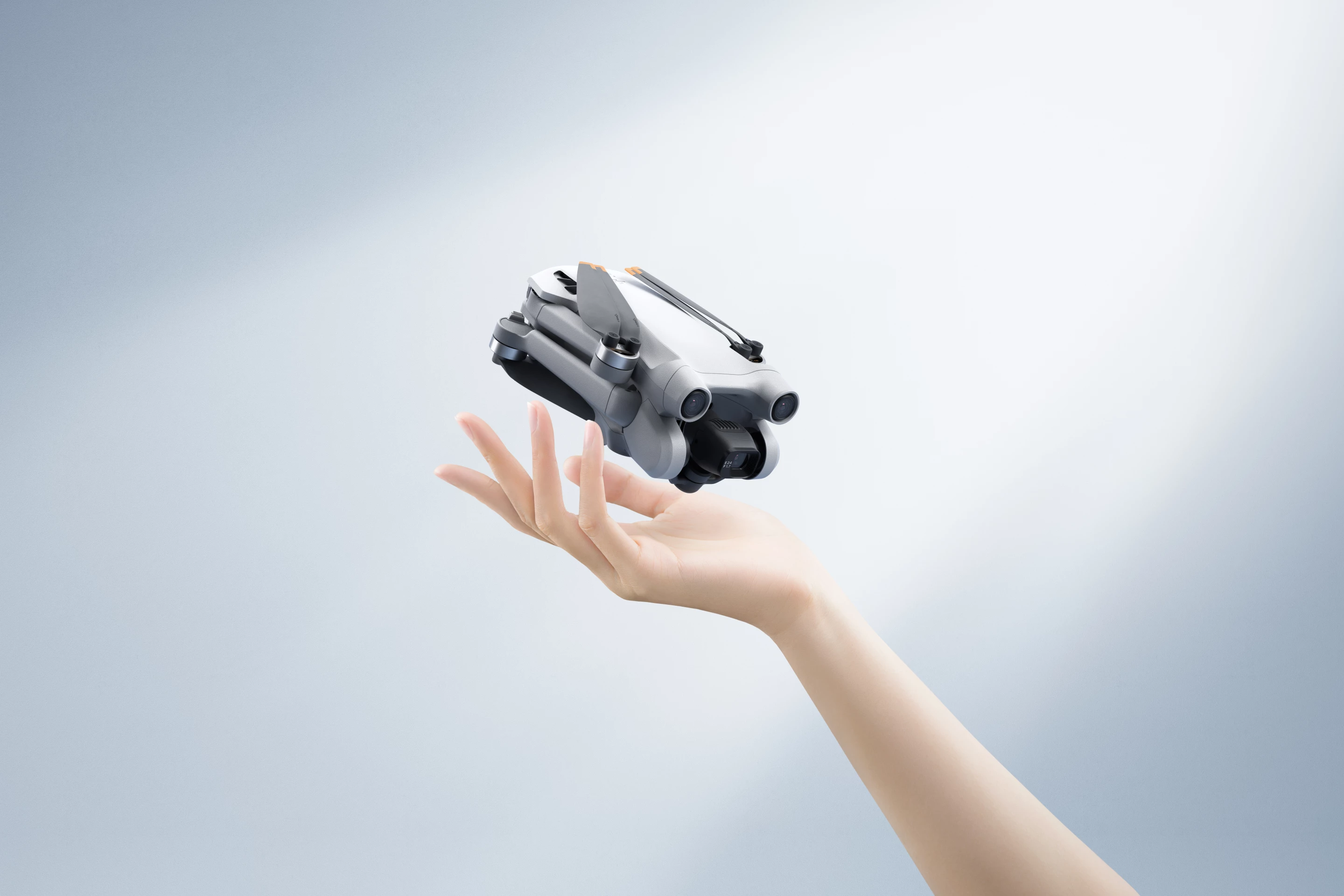 The Mini 3 Pro folds down to palm-friendly proportions, and tips the scales at under 249 g