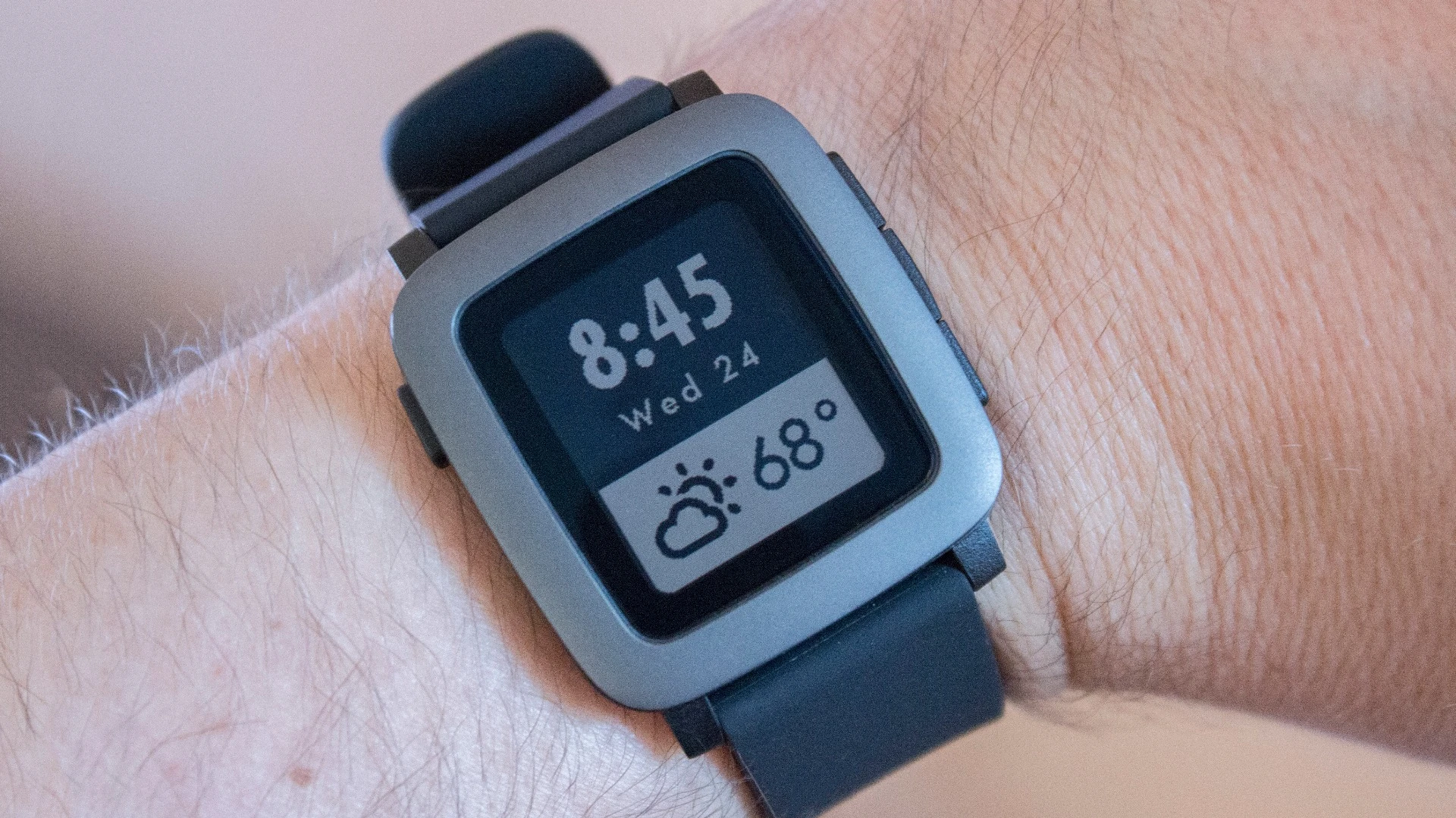 Gizmag reviews Kickstarter's favorite watch, Pebble Time