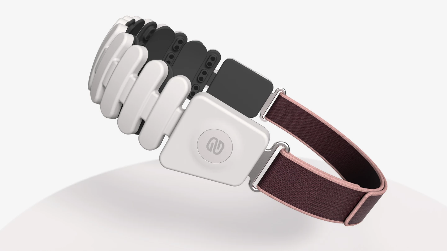 The device delivers light electrical stimulation to the prefrontal cortex