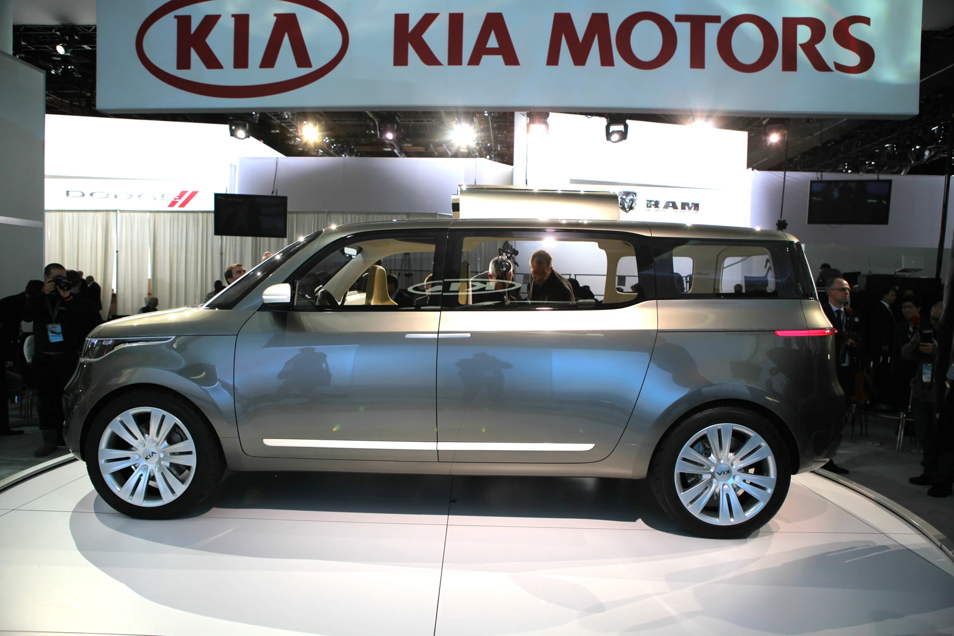 Kia KV7 Concept at the Detroit Auto Show