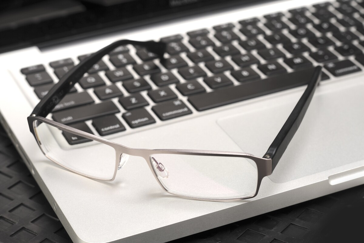 PixelOptics' emPower! electronic focusing glasses