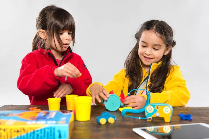 The Dough Universe is a set of electricity-conducting play dough kits that light up, make noise or move to teach kids about constructing circuits