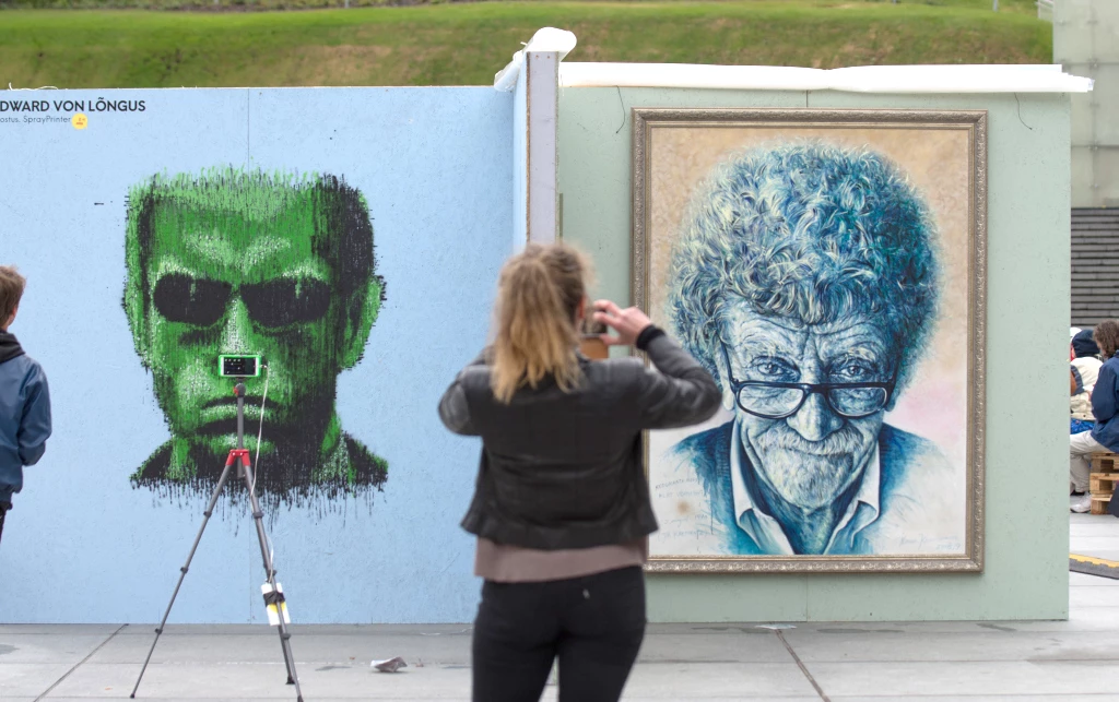The SprayPrinter will let you spray images on any surface using only a smartphone, some spray paint and the SprayPrinter device