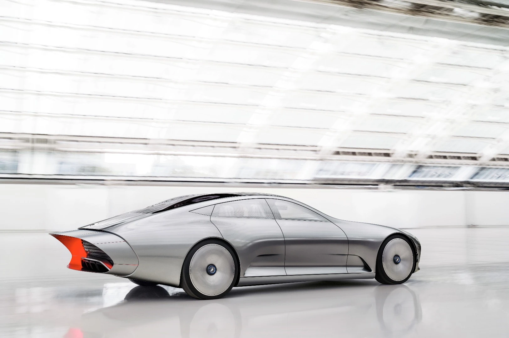 With its tail section extended, the Concept IAA is 390 mm longer