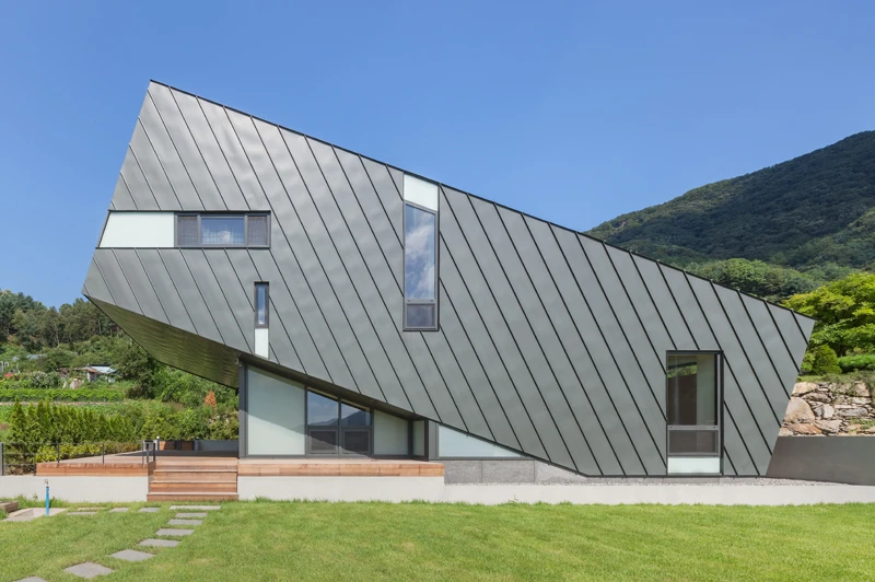 The exterior of the home is clad in zinc (Photo: Kyungsub Shin)