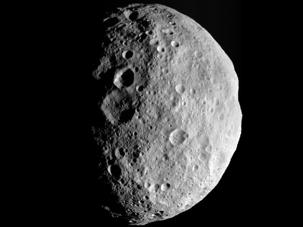 An image from the last sequence of images NASA's Dawn spacecraft obtained of the giant asteroid Vesta, looking down at Vesta's north pole as it was departing (Image: NASA/JPL-Caltech/UCLA/MPS/DLR/IDA)