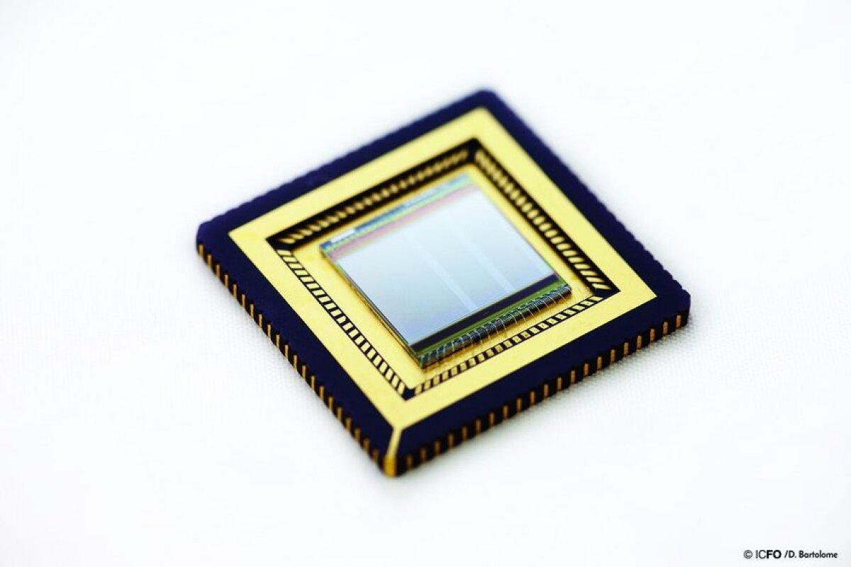 A new image sensor developed by ICFO can detect UV, visible and infrared light at the same time, thanks to graphene and quantum dots