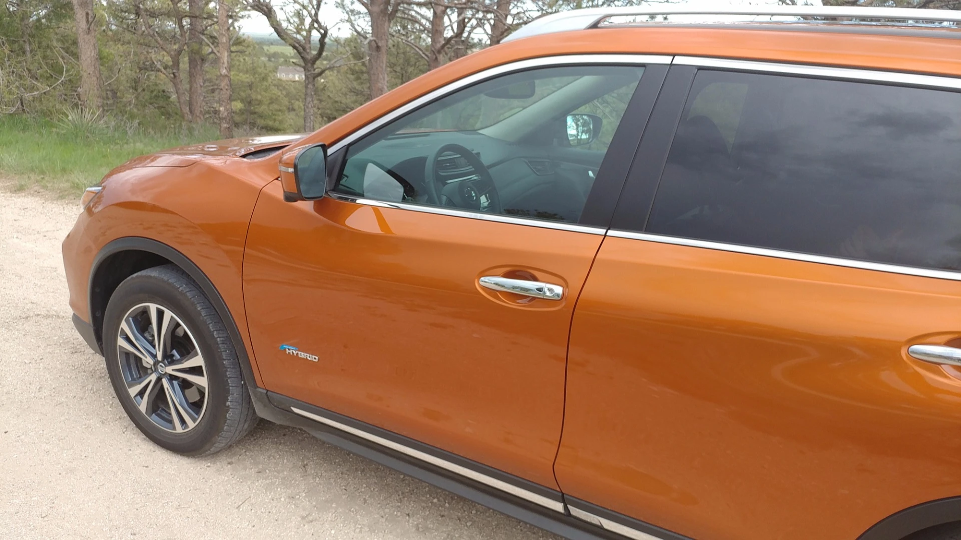 The 2017 Nissan Rogue Hybrid has a slightly sportier feel when compared to its gasoline-only brethren