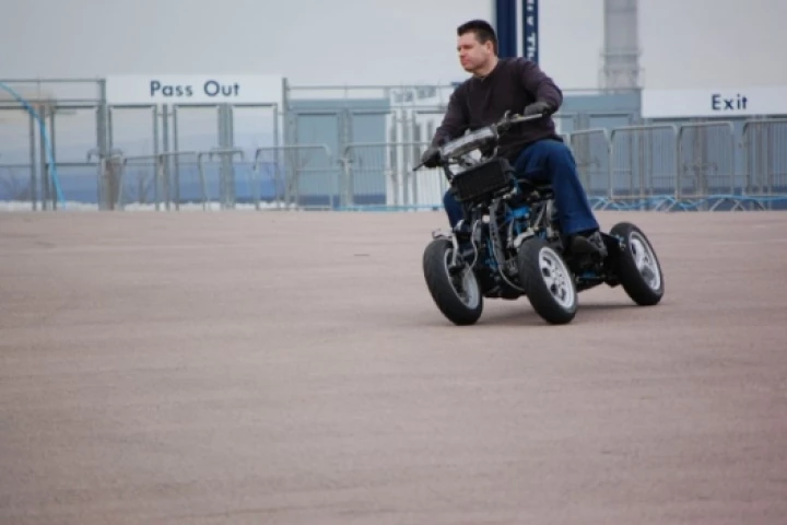 The 4MC four-wheeled motorcycle